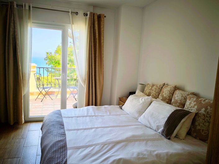 Image No.20-4 Bed Semi-Detached for sale