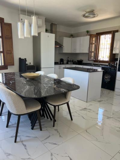 Image No.33-3 Bed Villa / Detached for sale