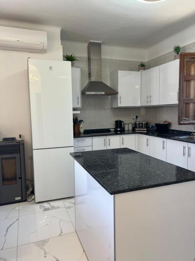Image No.44-3 Bed Villa / Detached for sale