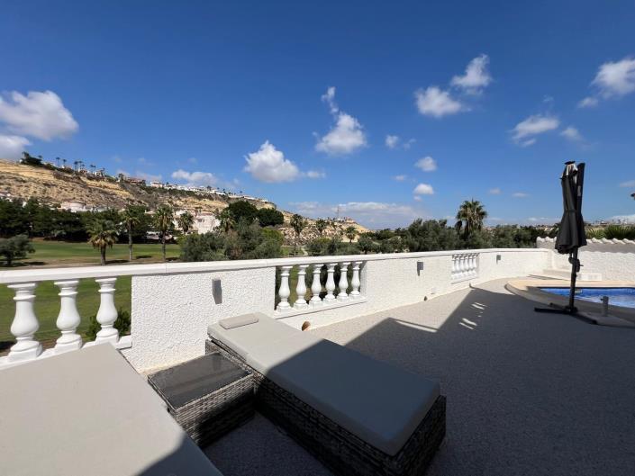 Image No.47-3 Bed Villa / Detached for sale