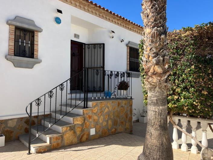 Image No.10-3 Bed Villa / Detached for sale