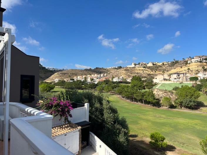 Image No.8-3 Bed Villa / Detached for sale