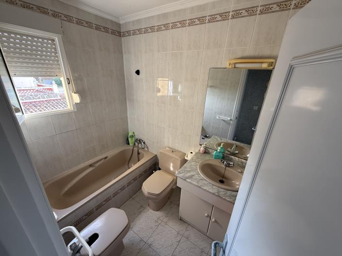 Image No.22-6 Bed Villa / Detached for sale