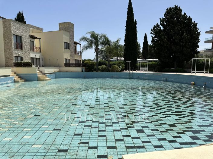 Traditional 3-bedroom townhouse in Resort-Style Community, Mouttagiaka