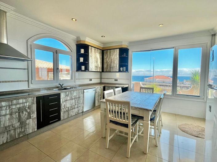Image No.3-5 Bed Property for sale
