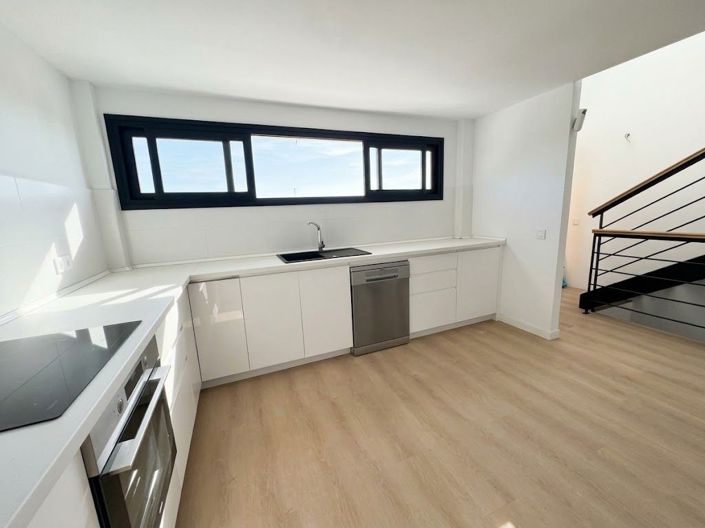 Image No.2-3 Bed Property for sale
