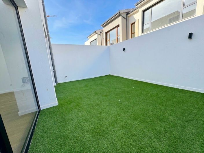 Image No.7-3 Bed Property for sale