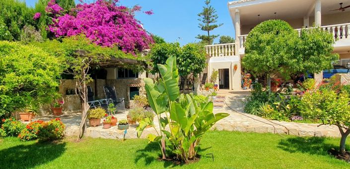 Image No.2-5 Bed Villa for sale