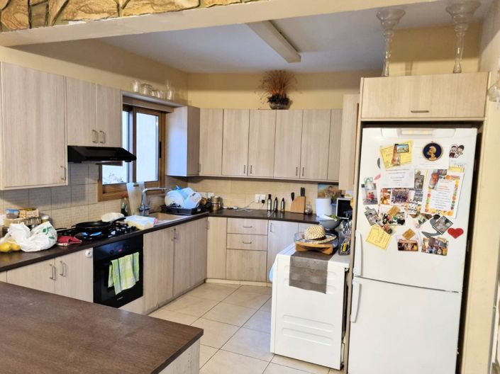 Image No.5-3 Bed Property for sale