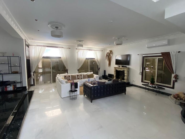 Image No.4-6 Bed Property for sale