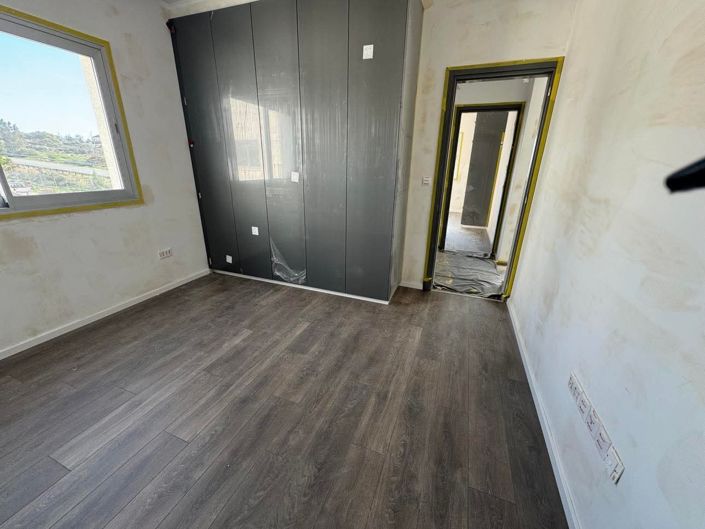 Image No.4-2 Bed Property for sale