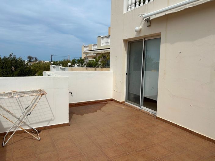 Image No.15-3 Bed Property for sale