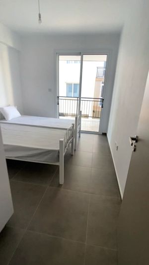 Image No.18-2 Bed Property for sale