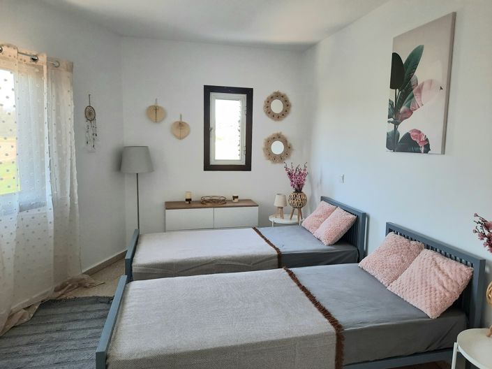 Image No.28-4 Bed Property for sale