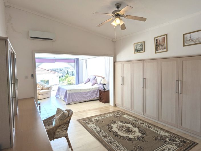 Image No.21-3 Bed Property for sale