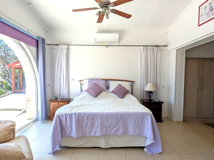 Image No.24-3 Bed Property for sale