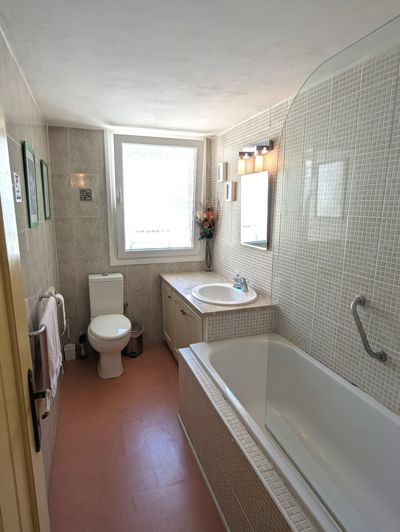 Image No.32-3 Bed Property for sale