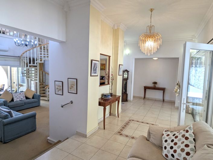 Image No.34-3 Bed Property for sale