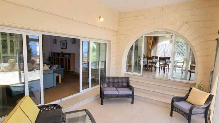 Image No.56-3 Bed Property for sale