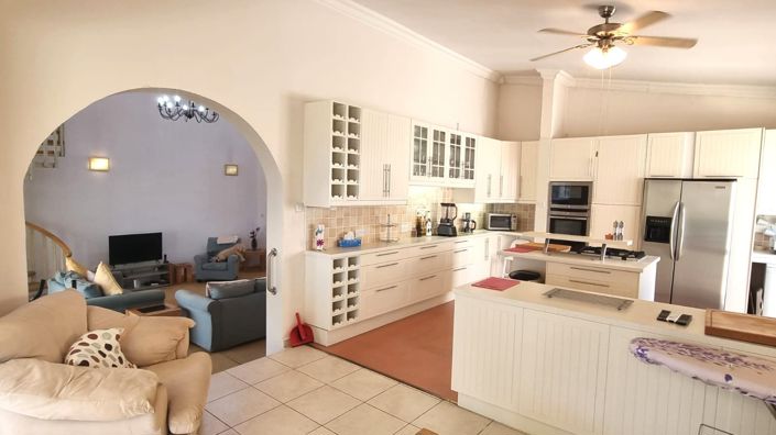 Image No.48-3 Bed Property for sale