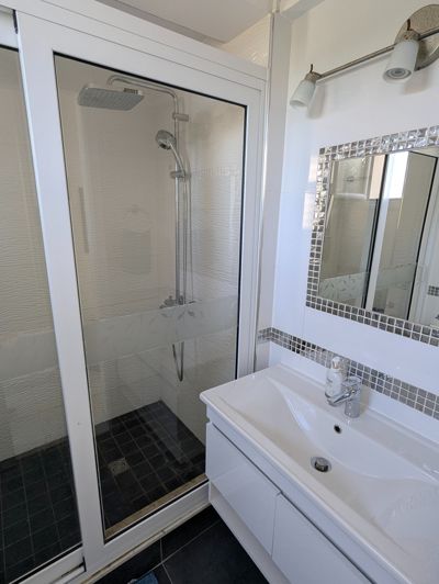Image No.22-3 Bed Property for sale