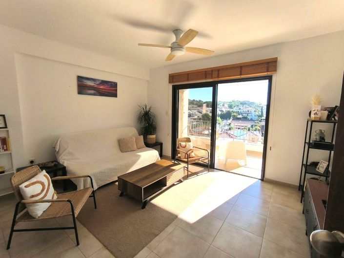 Image No.3-2 Bed Property for sale