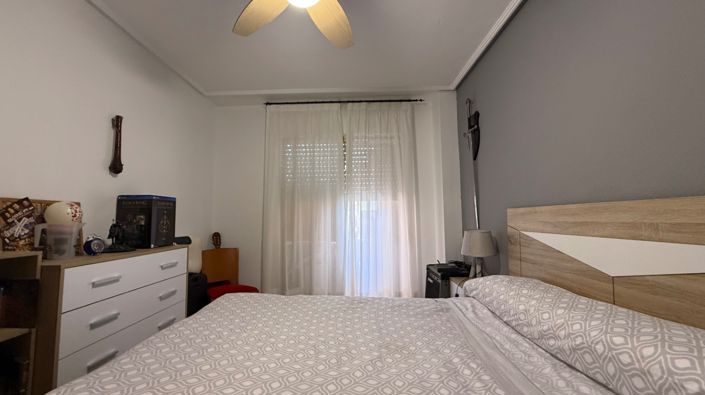 Image No.11-2 Bed Property for sale