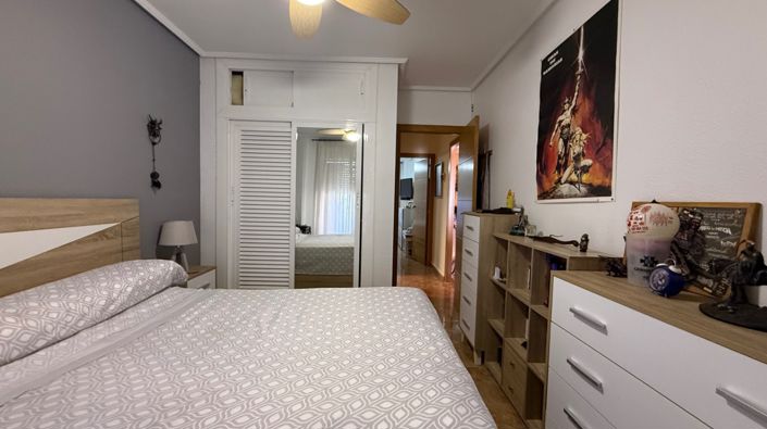 Image No.12-2 Bed Property for sale