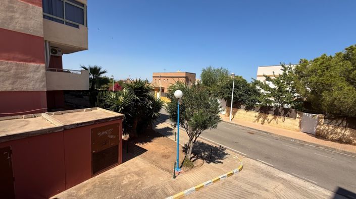 Image No.25-2 Bed Property for sale