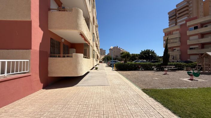 Image No.27-2 Bed Property for sale
