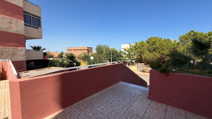 Image No.28-2 Bed Property for sale
