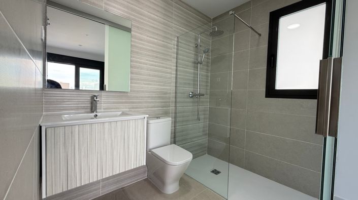 Image No.15-2 Bed Property for sale