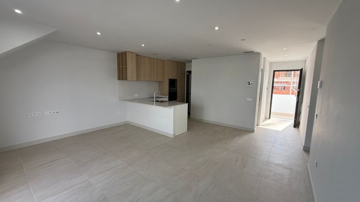 Image No.3-2 Bed Property for sale