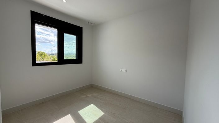 Image No.5-2 Bed Property for sale
