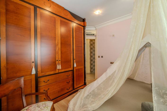 Image No.14-3 Bed Apartment for sale