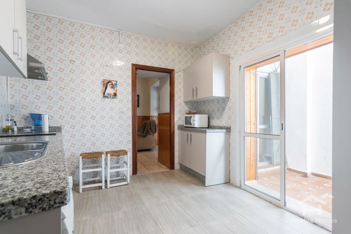 Image No.13-2 Bed House for sale