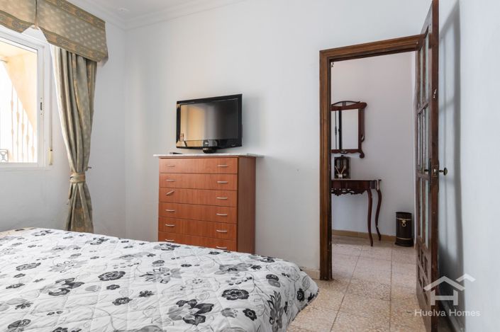 Image No.16-2 Bed House for sale