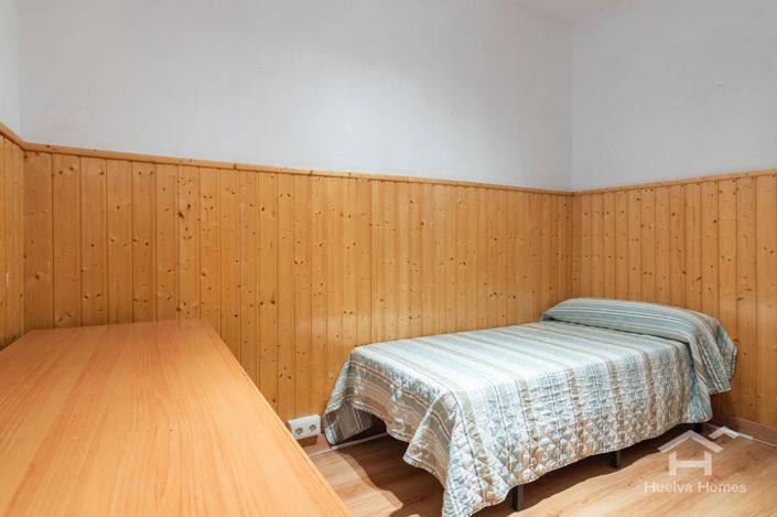 Image No.20-2 Bed House for sale
