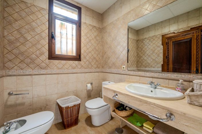 Image No.28-4 Bed Cortijo for sale