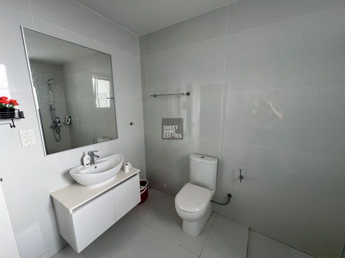 Image No.18-4 Bed House for sale