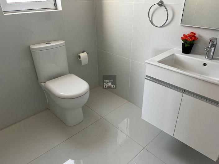 Image No.19-4 Bed House for sale