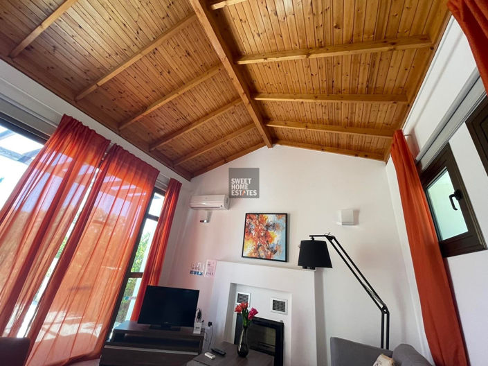 Image No.8-2 Bed House for sale