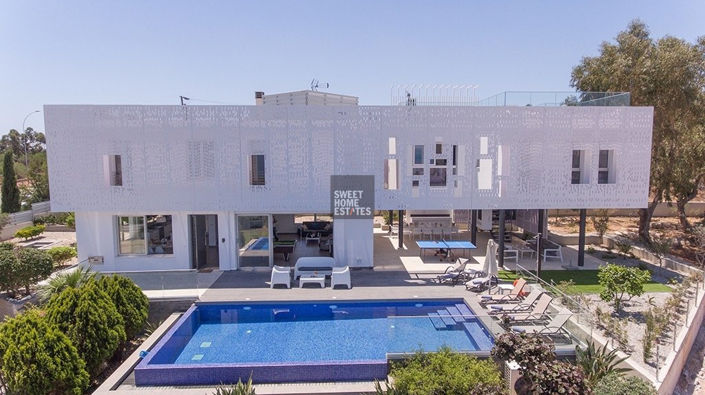 Image No.3-6 Bed House for sale