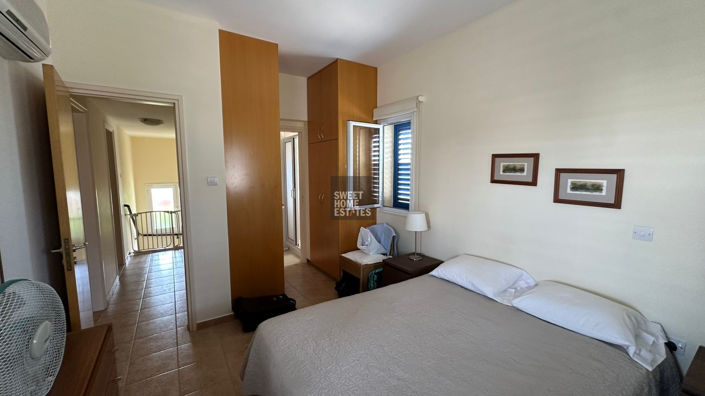 Image No.10-3 Bed House for sale
