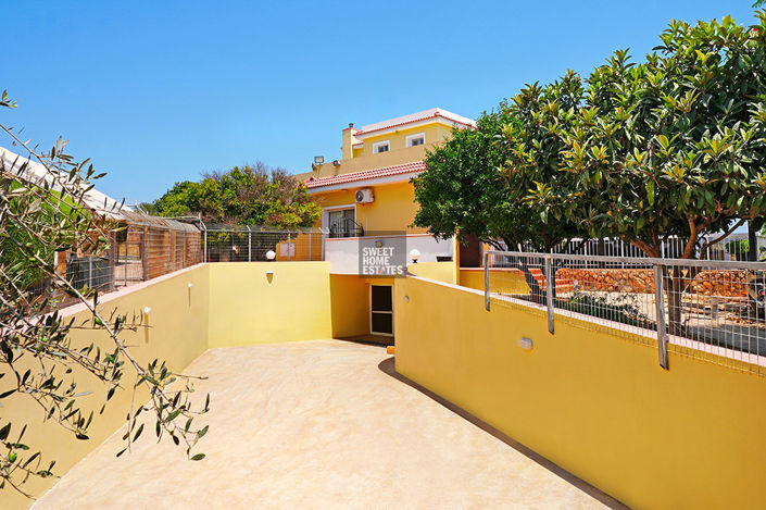 Image No.10-3 Bed House for sale