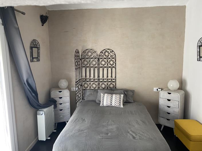 Image No.9-2 Bed Townhouse for sale
