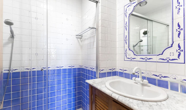 Image No.9-2 Bed Property for sale