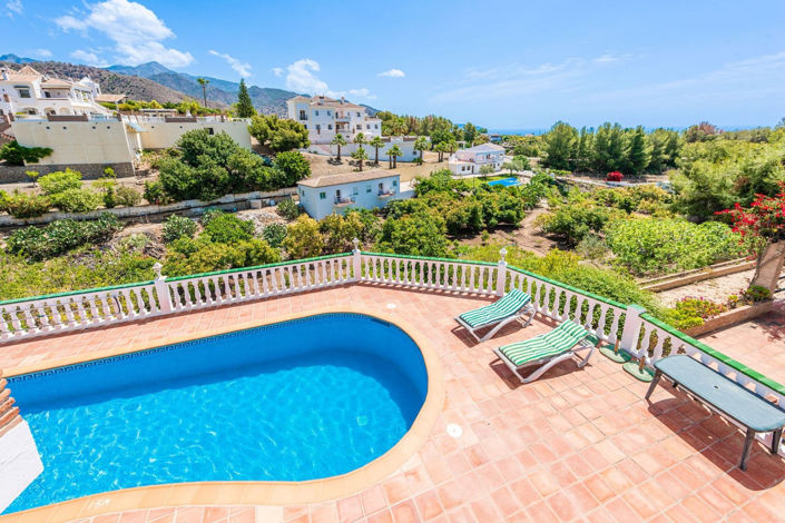 Image No.2-Propriété de 5 chambres à vendre à Nerja