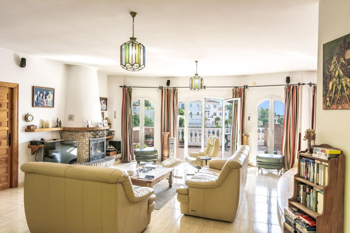 Image No.3-Propriété de 5 chambres à vendre à Nerja