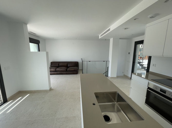 Image No.4-3 Bed Property for sale